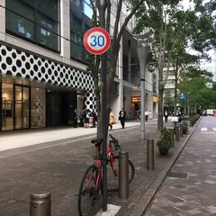 丸の内仲通り