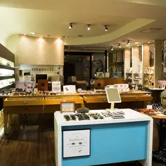 GlassShop EYEROBICS（アイロビクス- 福岡天神 西通り -）