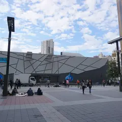 歌舞伎町シネシティ広場