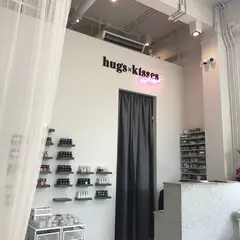 hugs x kisses nail bar