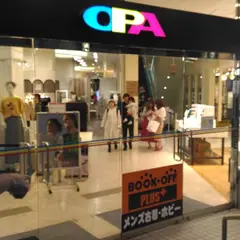 BOOKOFF PLUS 河原町オーパ店