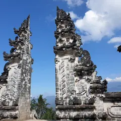 Pura Lampuyang（ランプヤン寺院）