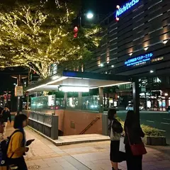 天神コア前バス停