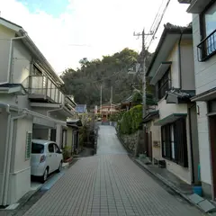 両親閣妙蓮寺入口