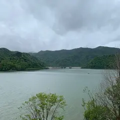 滝里湖