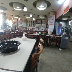 모박사부대찌개 본점