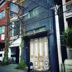アンティークルーム702