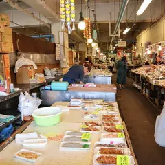 八戸市営魚菜小売市場