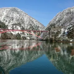 庄川峡湖上遊覧船