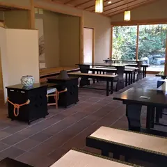 茶屋 和楽亭