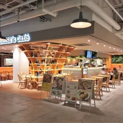 エロイーズカフェ（ELOISE's cafe）横浜ハンマーヘッド店