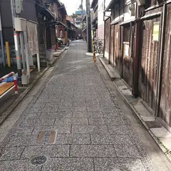 膏薬辻子