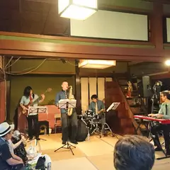 蜂の巣あうん