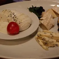チーズ＆グリルバル カレッサ 横浜駅前店