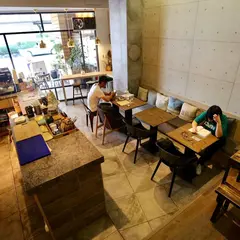 Stay in cafe
