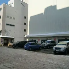 クリスタルタワー駐車場