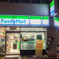 ファミリーマート 本町駅西店