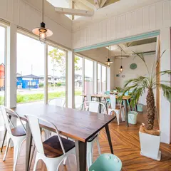 Y.O.L.O. CALIFORNIA STYLE KITCHEN