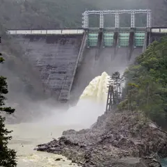 風屋ダム放水見学場