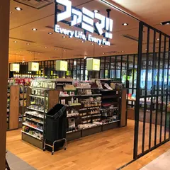 ファミマ!! 大手町パークビル店