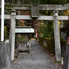 外森神社（落ちない大石）