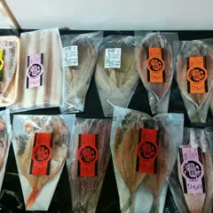（株）魚鶴商店