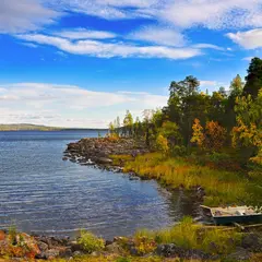 イナリ湖（Lake Inari）