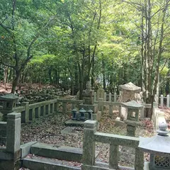 壬生城主 山県信春公の墓