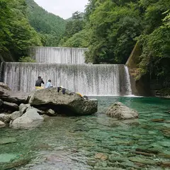 水晶淵上流の砂防ダム