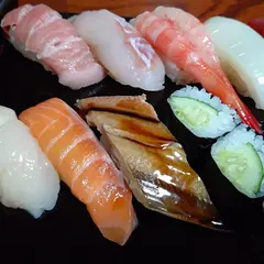寿司と肴と日本酒のまるでん