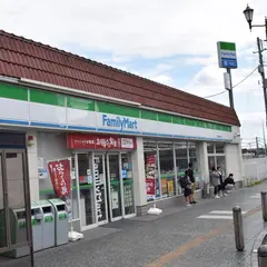 ファミリーマート東飯能駅西口店