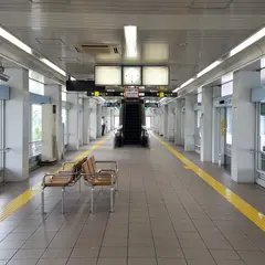 トレードセンター前駅