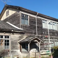 旧三木高等女学校正門