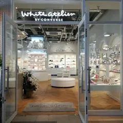 White atelier by CONVERSE 福岡店