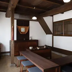 まる舎茶房