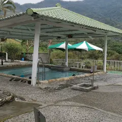 蘇羅婆温泉渡仮村