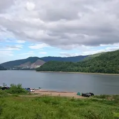 かなやま湖