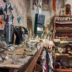 pinnacle clothing store