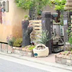 庭の雑貨屋アルル