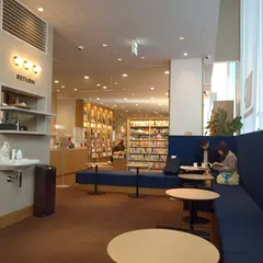 Books&Café HAMARU ラクシス フロント店