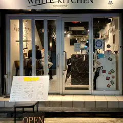 WHITEKITCHEN(ホワイトキッチン)byローカーボ然