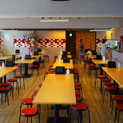 島唄ライブ居酒屋 "結歌"～ 国際通りにある沖縄地料理が楽しめる民謡ライブ居酒屋です。人気の歌手"石嶺愛莉"の生歌が聴けるのはここだけ！