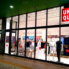 ユニクロ アピタタウン金沢ベイ店