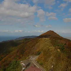 弥彦山頂公園