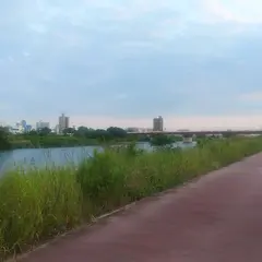 庄内川堤防広場
