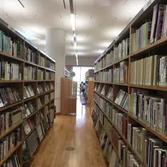 ほんぽーと 新潟市立中央図書館