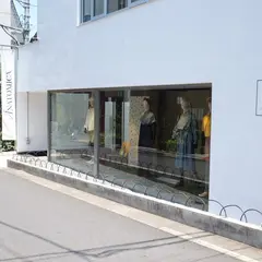 アナトミカ青山シルバースペース