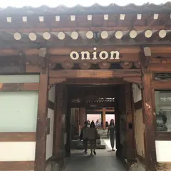cafe onion 聖水店 / 카페어니언 성수점