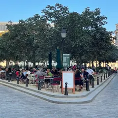 ドフィーヌ広場