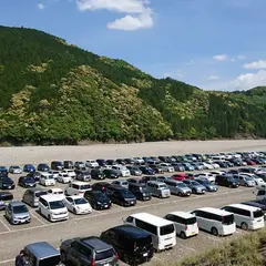 熊野本宮参拝（河川敷）無料駐車場